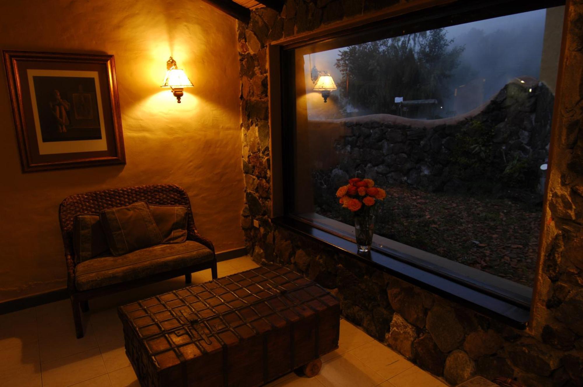 Termas De ปาปาญัคตา ภายนอก รูปภาพ Interior of the Inn at Sedona